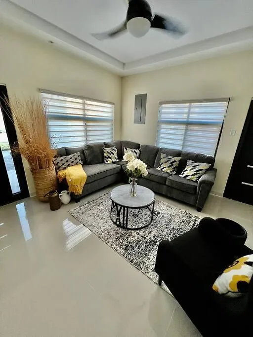Villa La Rosa With Spectacular View Of Ocho Rios